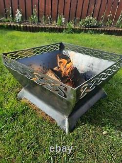 Barbecue en fosse de feu en acier doux pour patio de jardin extérieur, camping rustique avec nœud celtique