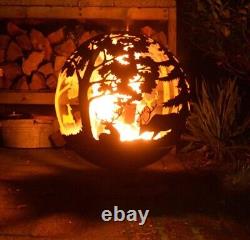 Esschert Design FF261 Fallen Fruits Oxidised Woodland Globe Speher Fire Pit<br/>Traduction: Esschert Design FF261 Fallen Fruits Globe de feu en forme de sphère en bois oxydé de la forêt