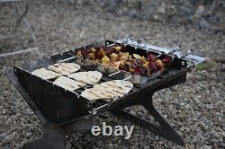 Foyer et gril pliants portables en kit plat pour la cuisine en plein air, barbecue et feu de camp.
