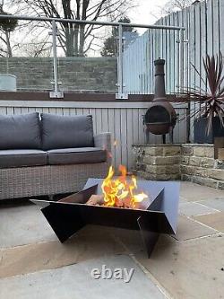 Le jardin extérieur avec grillage en maille de Brooklyn Fire Pit