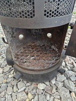 'Vw camper Splitscreen Fire Pit Log Burner Custom made With BBQ Top Cast Iron' translates to 'Vw camper Splitscreen Fire Pit Log Burner sur mesure avec dessus de barbecue en fonte' in French.